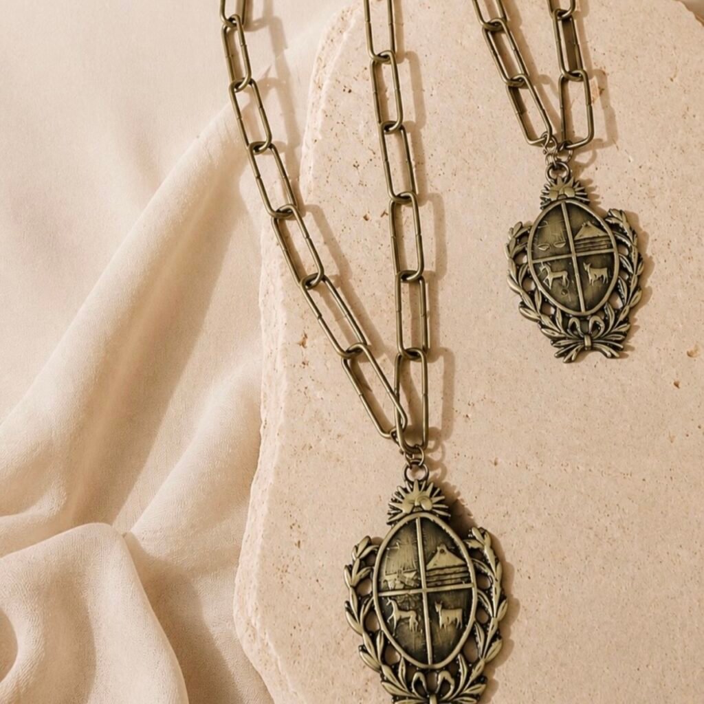 Collar Charrúa escudo XL cadena larga